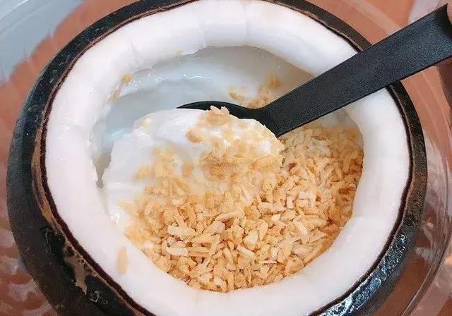 全家人每天只卖5净红椰子果冻。除了不好吃之外,还有许多缺点 全家人每天只卖5净红椰子果冻。除了不好吃之外,还有许多缺点