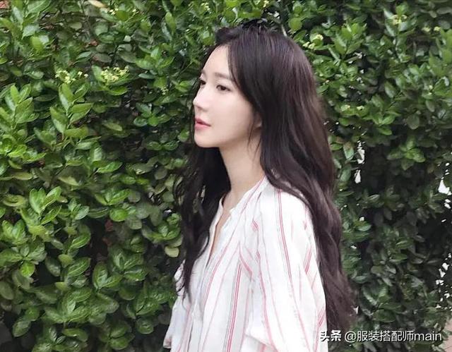 她在顶楼,白芙梅!他拥有和总统一样的豪华房子。43岁时,他看起来像个女孩 她在顶楼,白芙梅!他拥有和总统一样的豪华房子。43岁时,他看起来像个女孩