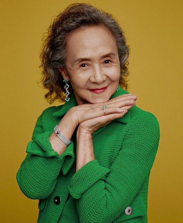 83岁奶奶穿30年前的“旧衣服”,时髦又减龄,网友:突然不怕老了 83岁奶奶穿30年前的“旧衣服”,时髦又减龄,网友:突然不怕老了
