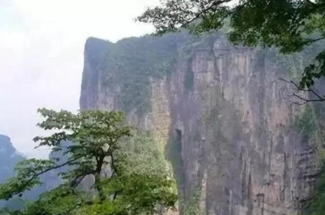 天门山的神秘洞穴真的有神仙吗