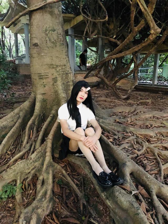 JK制服、动漫和富士康:想出走三和的“女装大神”